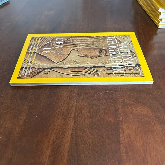 Vintage National Geographic: Death on the Nile October 2002 Photo Magazine - Picture 4 of 5